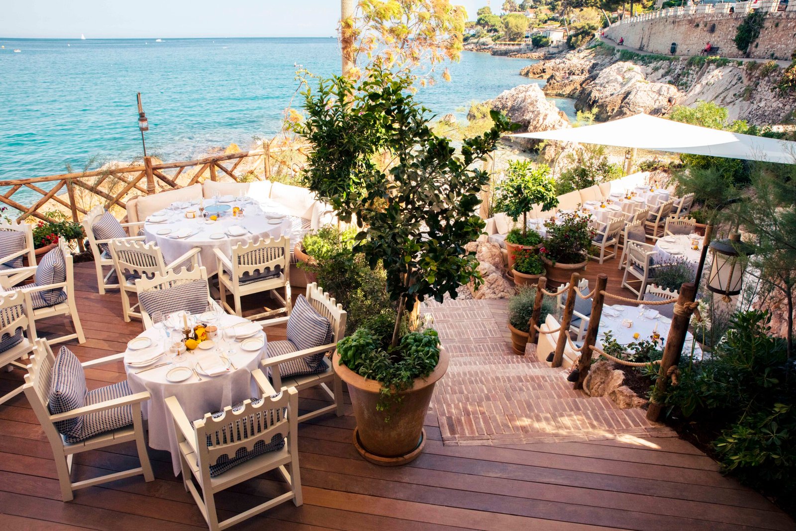 Loulou Pirate restaurant